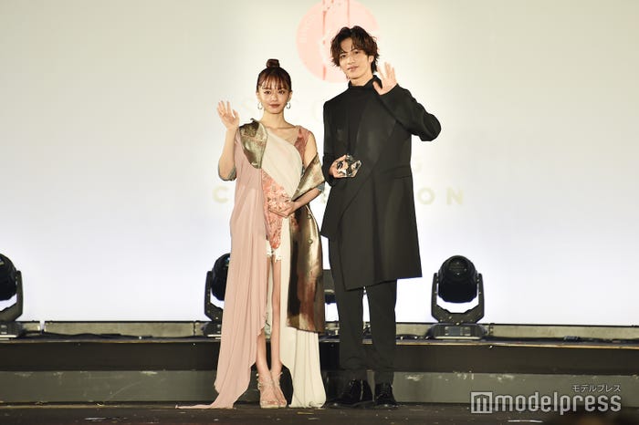 山本舞香&志尊淳(C)モデルプレス