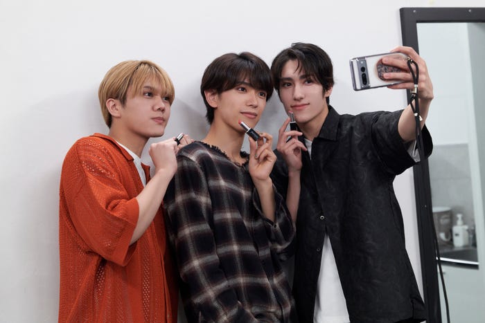 佐々木大光、深田竜生、ヴァサイェガ渉(C)NTV・J Storm