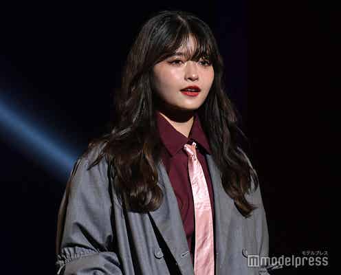景井ひな、フリルミニスカから美脚披露 秋っぽコーデでウォーキング【TGC teen 2024 Summer】