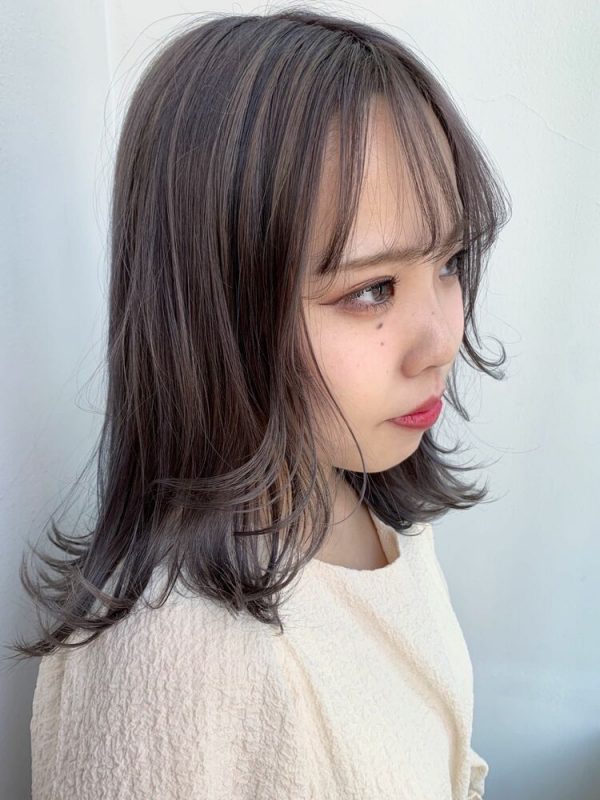 明るめのアッシュグレーで軽やかな印象に レングス別におすすめの髪色を紹介 モデルプレス 明るめのアッシュグレーで軽やかな印象に レングス別におすすめの髪色を紹介 モデルプレス