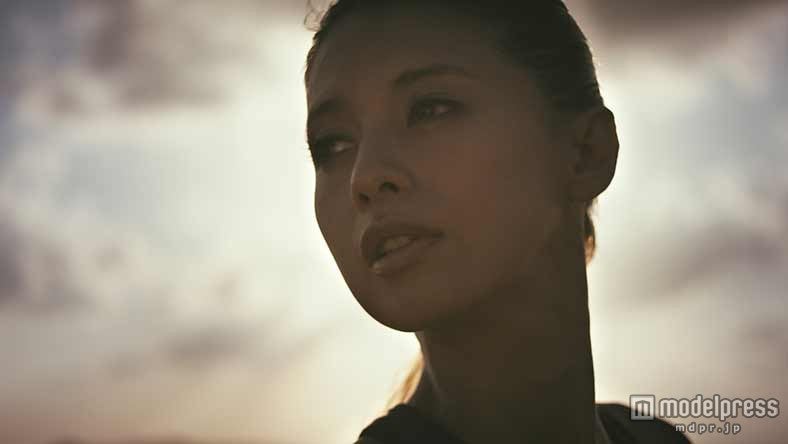 吉川ひなの／カゴメ「野菜生活100」新CM「栄養吸収率の高い野菜篇」より