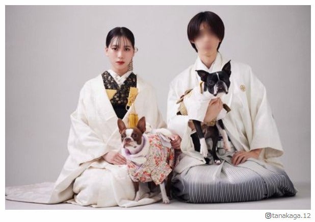 初恋人と結婚のパパラピーズ・タナカガ、夫＆ペットとの“和装”家族写真公開「美しい」「素敵」と反響