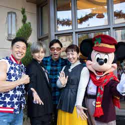 （左から）なかやまきんに君、中島健人、小宮山雄飛、浜口京子（C）Disney
