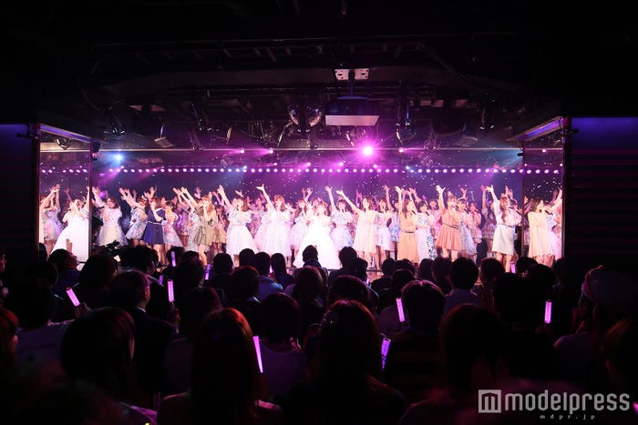 「高橋みなみ卒業特別記念公演~10年の軌跡~」(C)AKS