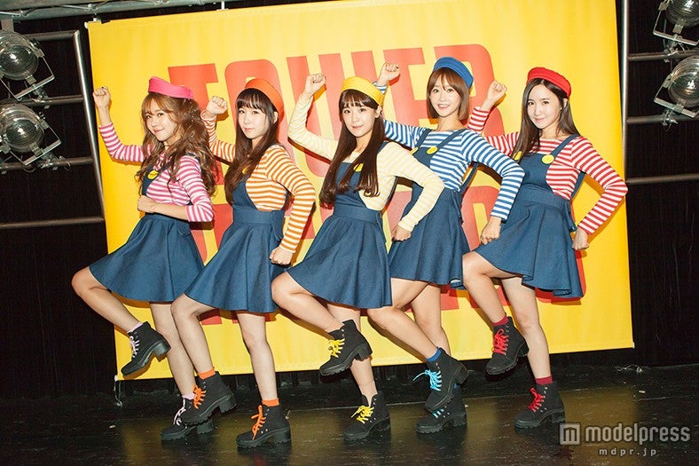 “直列5気筒ダンス”CRAYON POP、世界初披露の新曲で日本ファン沸かす