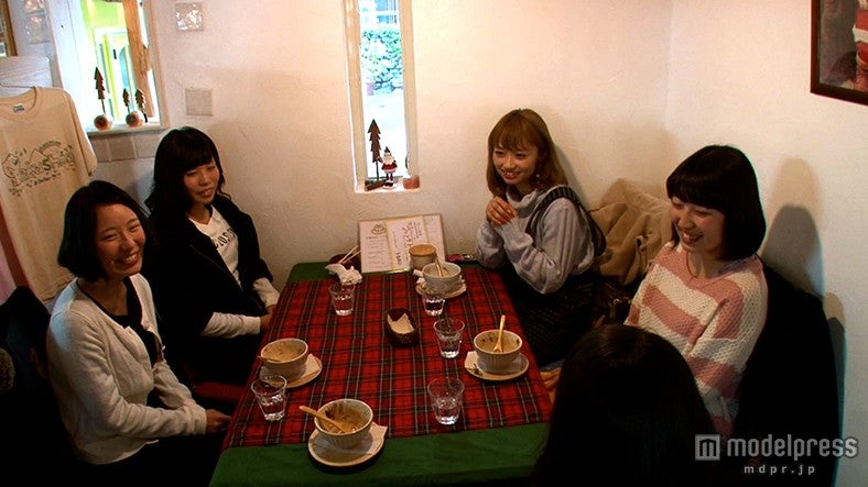 屋久島女子高生と恋愛トーク（画像提供：テレビ東京）