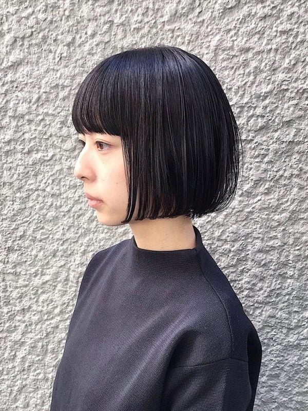 前髪ぱっつん 黒髪ボブ特集 幼くならずに大人の魅力を引き出すお手本ヘアをご紹介 モデルプレス