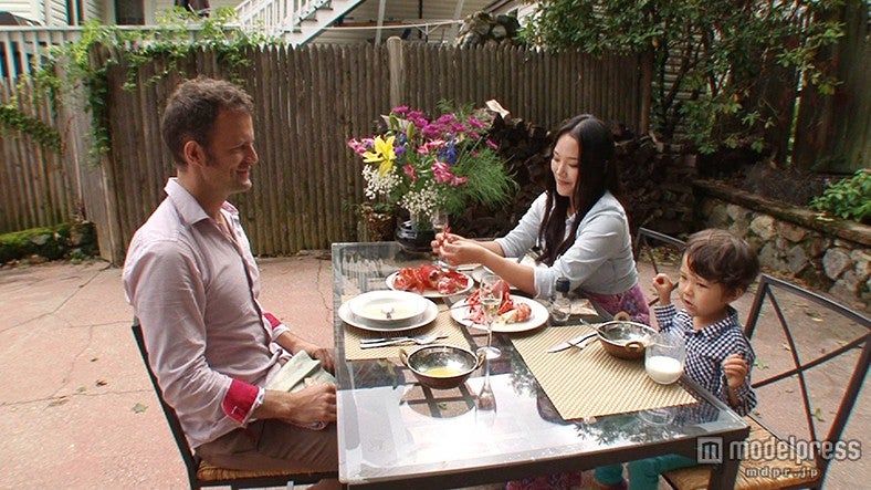 ボストンの日本人妻・セイコさんと、夫・アダムさん、息子・リオくん／画像提供：毎日放送