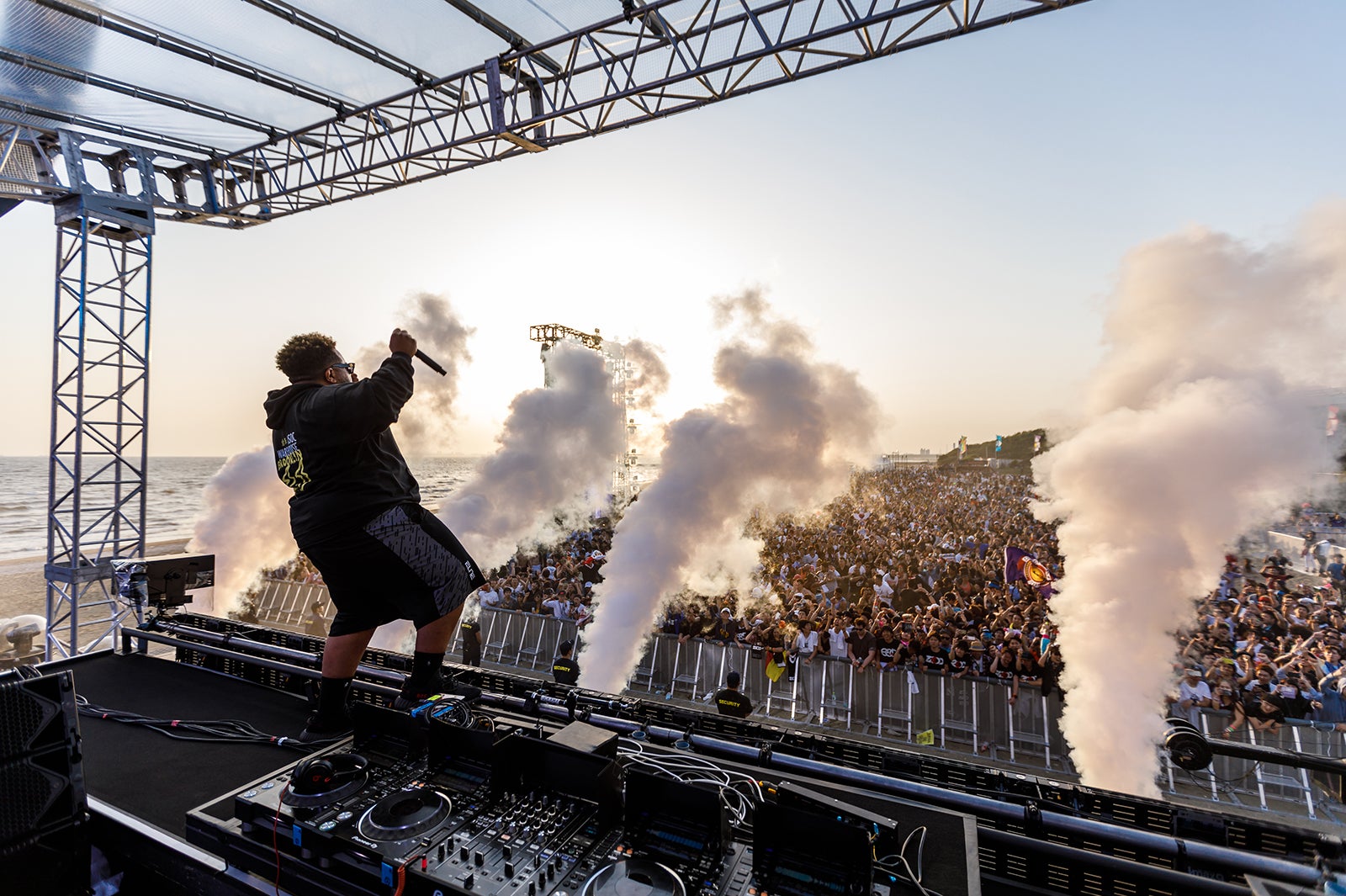 （C）Tyler-Hill-for-Insomniac--2