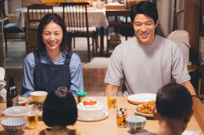 井川遥、鈴木亮平「下剋上球児」第2話より(C)TBS/撮影:ENO