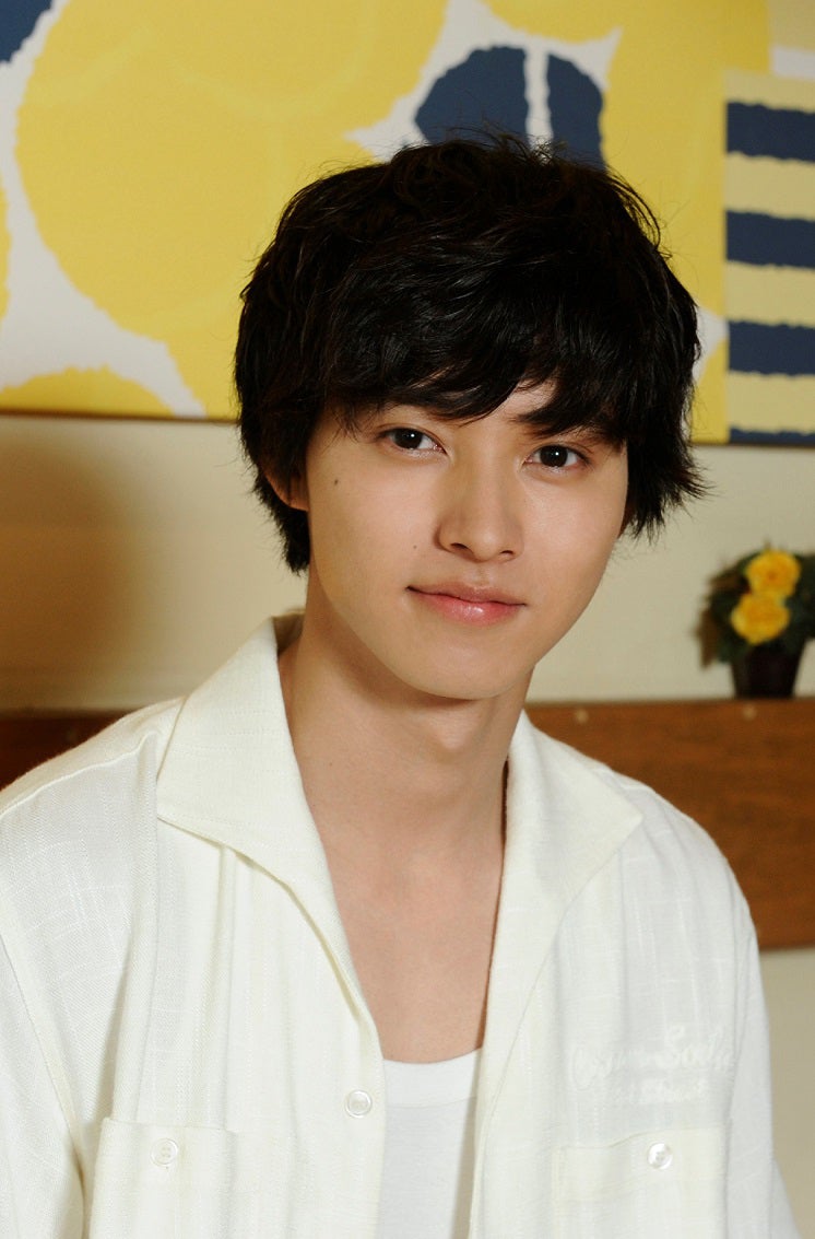 山崎賢人 （C）八田鮎子／集英社 （C）2016 映画「オオカミ少女と黒王子」製作委員会