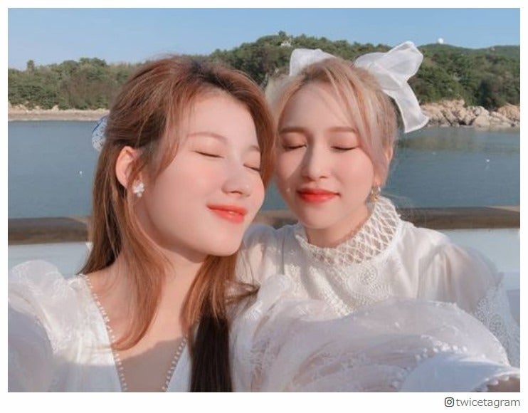 TWICEサナ、ミナバースデーに秘蔵ショット続々公開「ミサナ最強」「愛が伝わる」の声