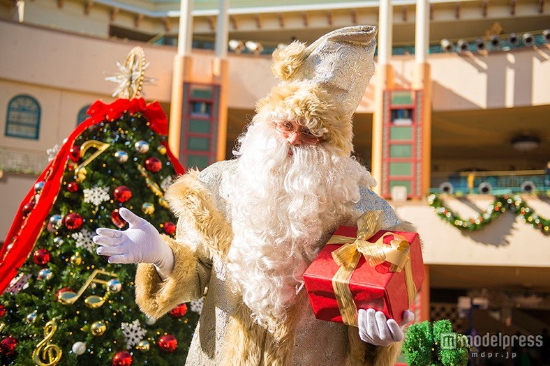 ホワイトサンタ／画像提供」：イクスピアリ
