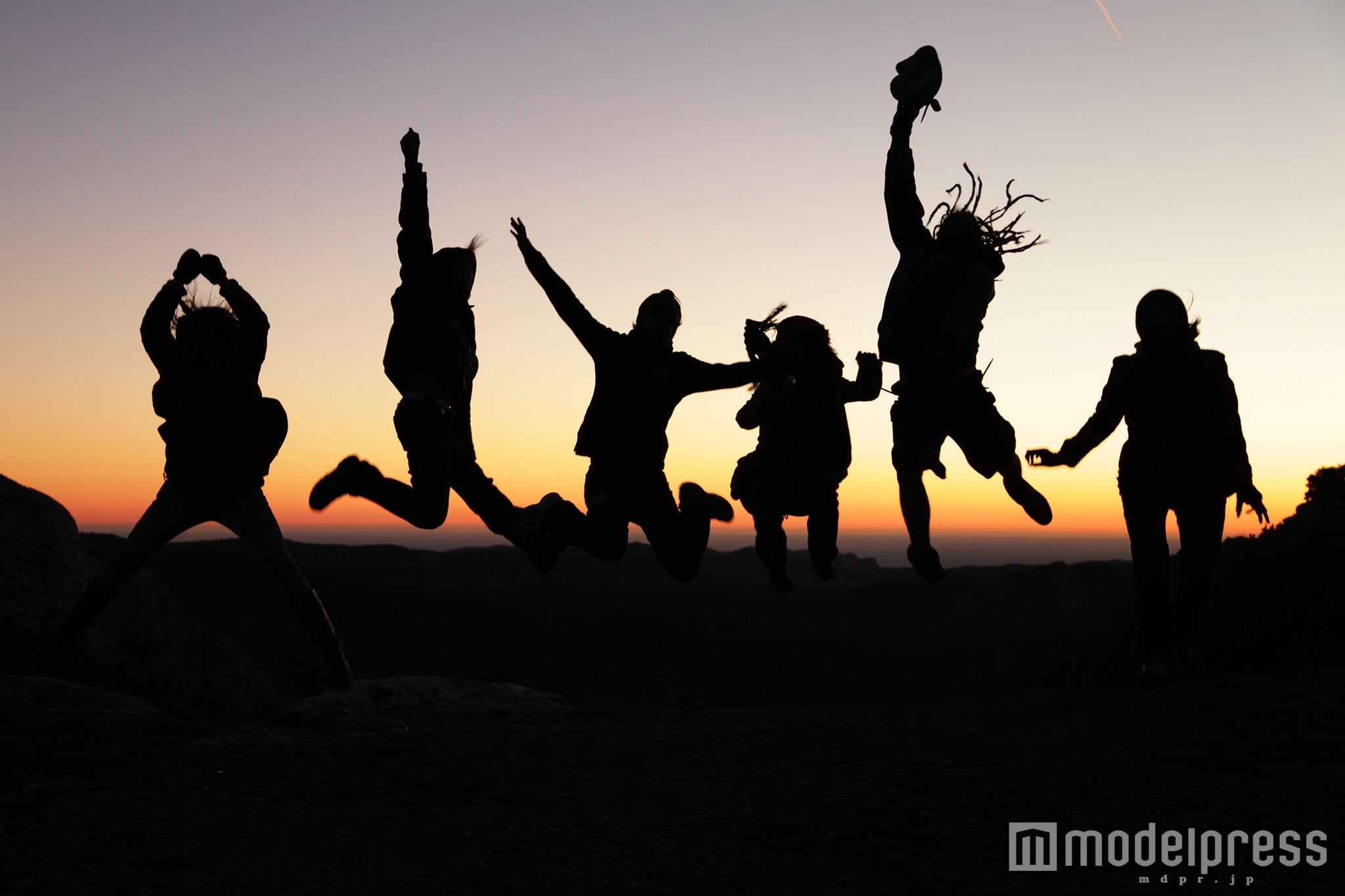 お酒なしでナチュラルハイになれる「ヨガレイブ」／画像提供：ヨガレイブ実行委員会