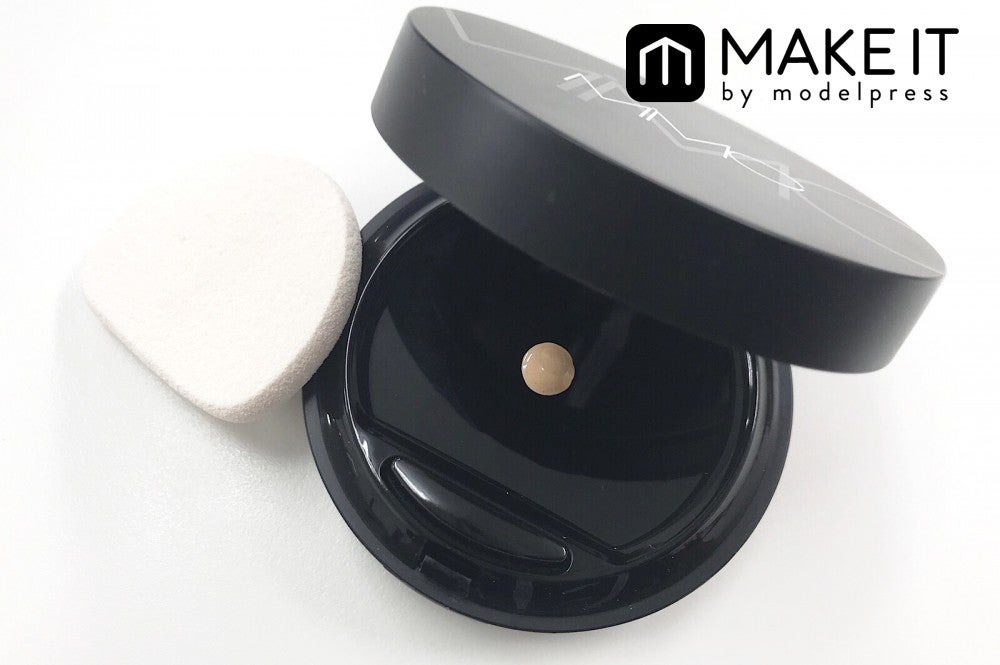 MiMC／ミネラルリキッドリーファンデーション／SPF22 PA＋＋／101 アイボリー／6,500円（税抜・セット価格） (C)メイクイット