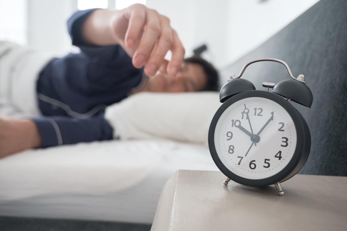 休日の朝 いつまでも寝ている夫にイライラ 早起きしてほしい 朝寝坊でも平気 モデルプレス