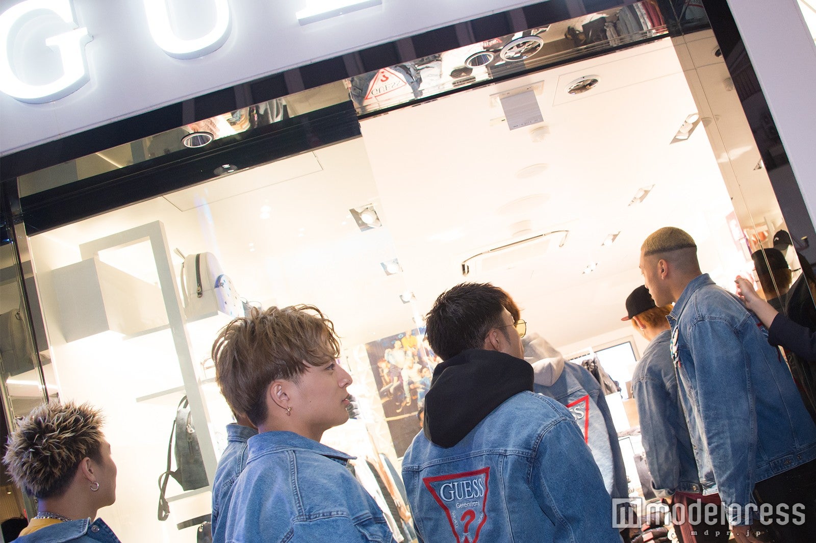 原宿店へ（C）モデルプレス