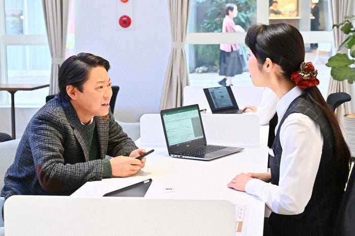 阿部サダヲ、中井千聖「不適切にもほどがある!」第4話より(C)TBS