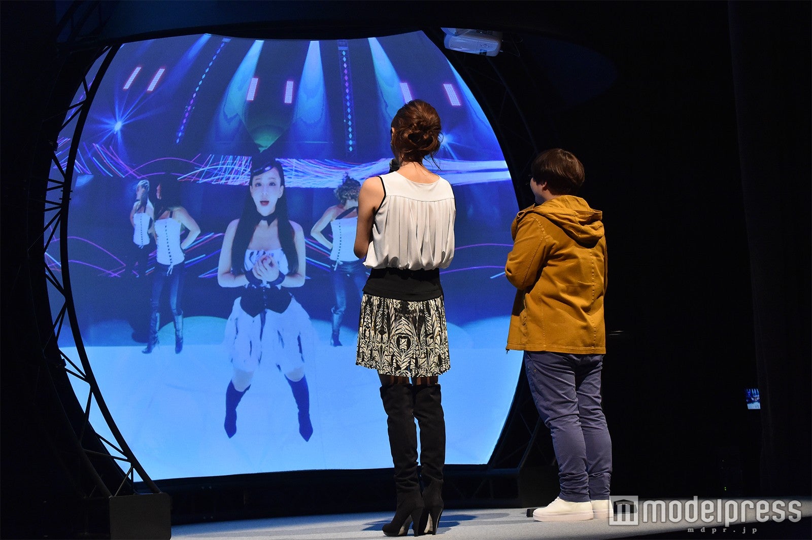 （左から）高橋真麻、近藤春菜 （C）モデルプレス