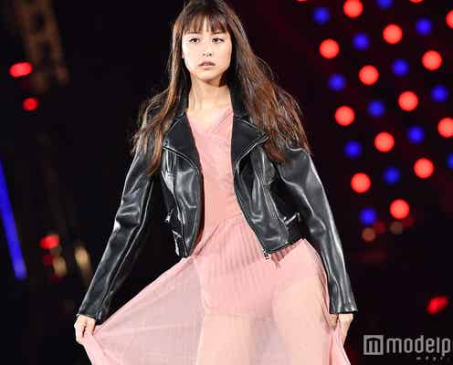 山本美月、透けスカートからのぞく美脚にドキッ!<TGC2017A/W>