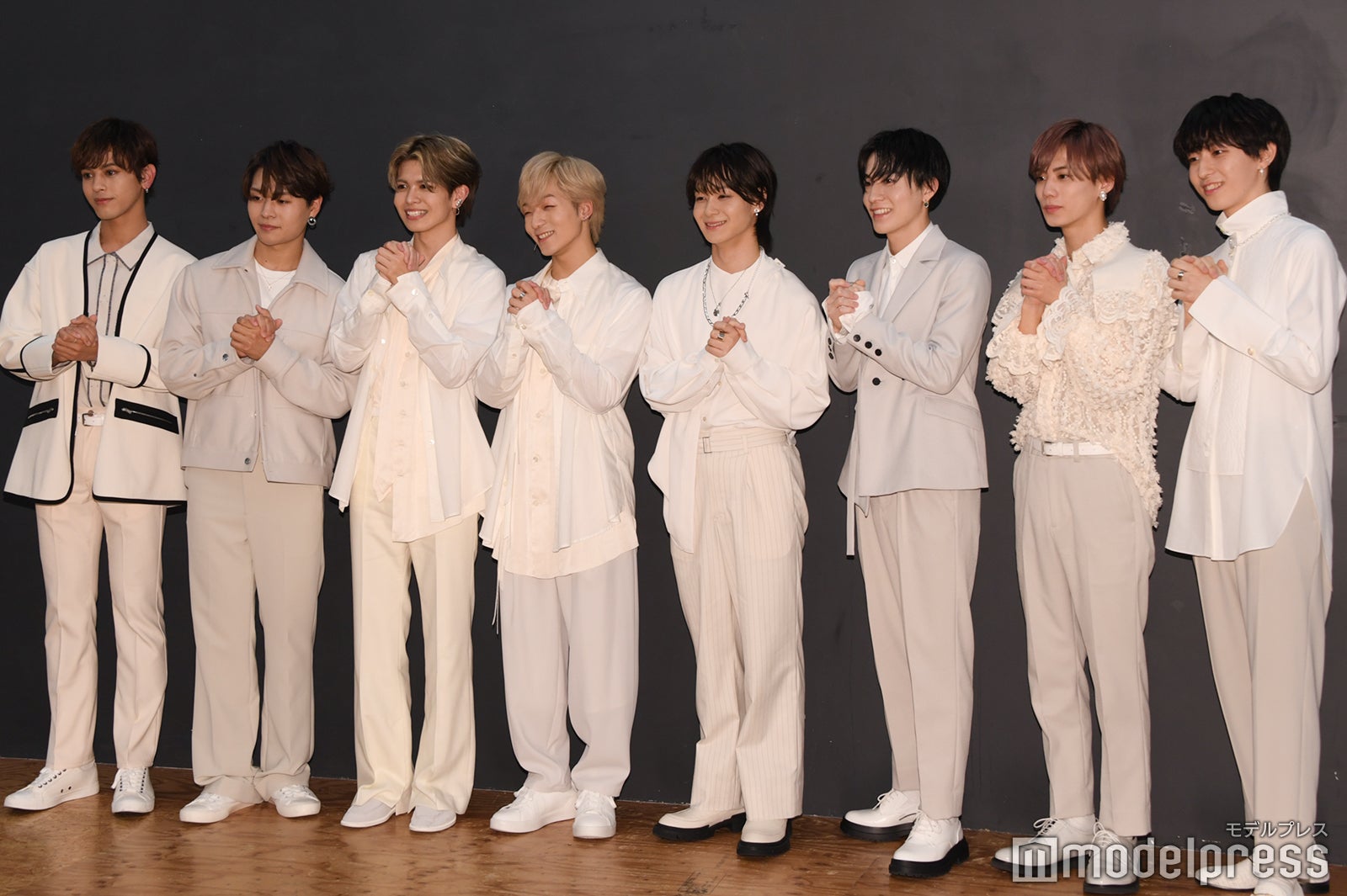 （左から）冬馬、海帆、栗田航兵、古瀬直輝、太田駿静、高橋わたる、小堀柊、四谷真佑（C）モデルプレス