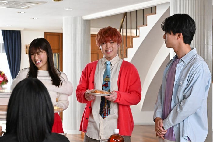 渋谷凪咲、吉澤閑也、井上祐貴「地獄の果てまで連れていく」第4話(C)「地獄の果てまで連れていく」製作委員会