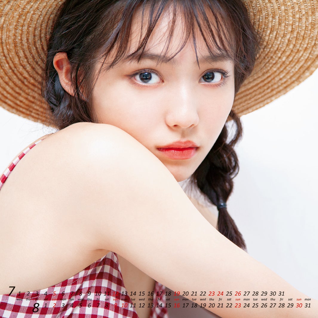 「秋田汐梨オフィシャルカレンダー2020」より（C）SDP