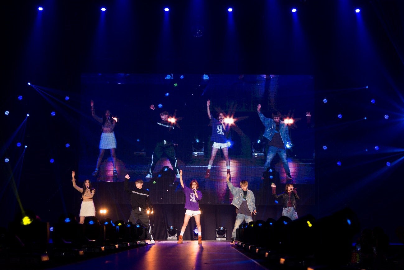 lol（画像提供：avex）