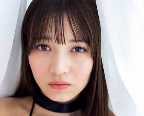 Peel the Apple黒嵜菜々子、黒ビキニで豊満バスト披露