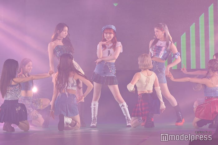 NiziU(C)モデルプレス