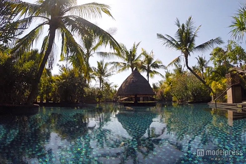 「セントレジス・バリ・リゾートホテル」のラグーンプール／画像提供：TBS