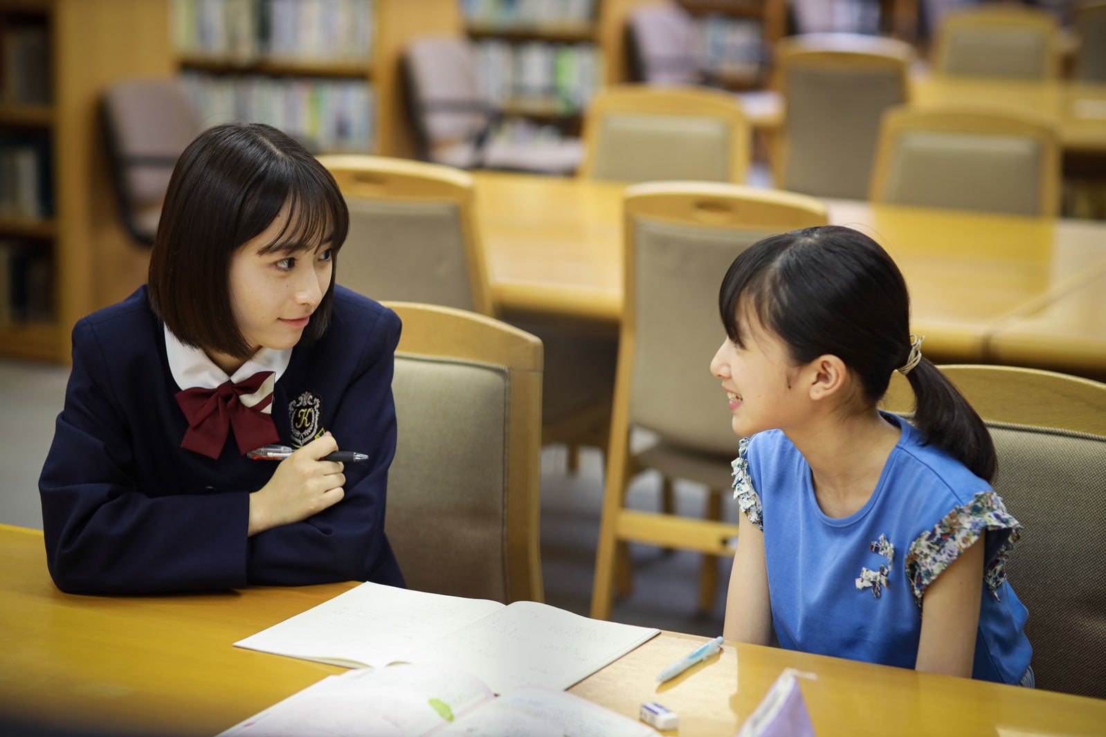 田牧そら、白山乃愛「スカイキャッスル」第4話より（C）テレビ朝日