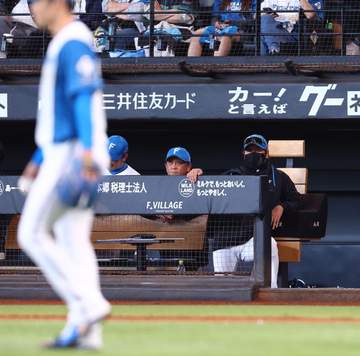 敗戦の日本ハム・新庄監督「僕の考えが甘かった。悔しさしか残らない」 バッテリーと認識の齟齬 八回に「外真っすぐ」で打たれた逆転3点三塁打悔やむ