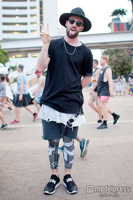 異素材を組み合わせたレイヤードスタイル