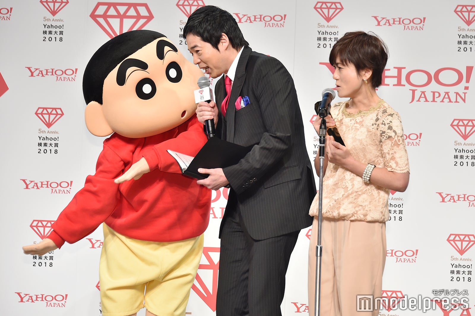 しんちゃんに生アテレコする小林由美子 （C）モデルプレス