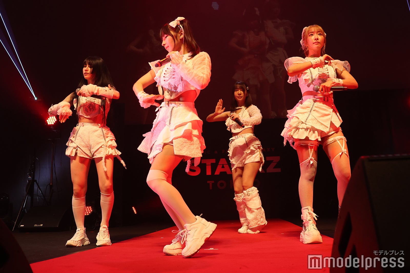 #2i2（C）モデルプレス