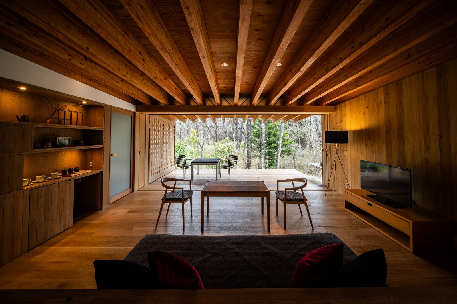 栃木にフレンチと水庭を愉しむホテル「那須 無垢の音」建築美が光るスイートヴィラ全15室