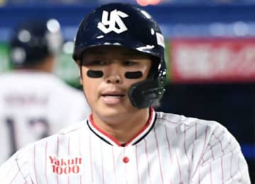 「家族のために引退決断したか…！」とSNS涙 元アイドルの妻号泣「頑張ってくれてありがとう」 第3子出産から数日後に決断の夫は「悔いはない」