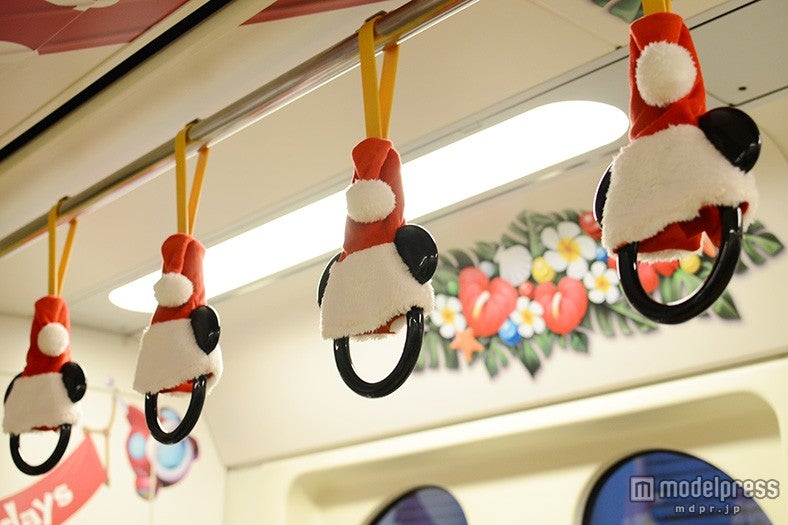 ミッキーの形の吊革