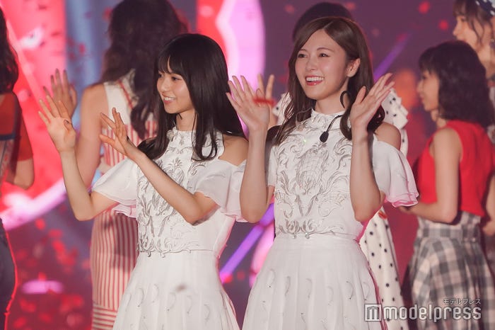 齋藤飛鳥、白石麻衣 (C)モデルプレス