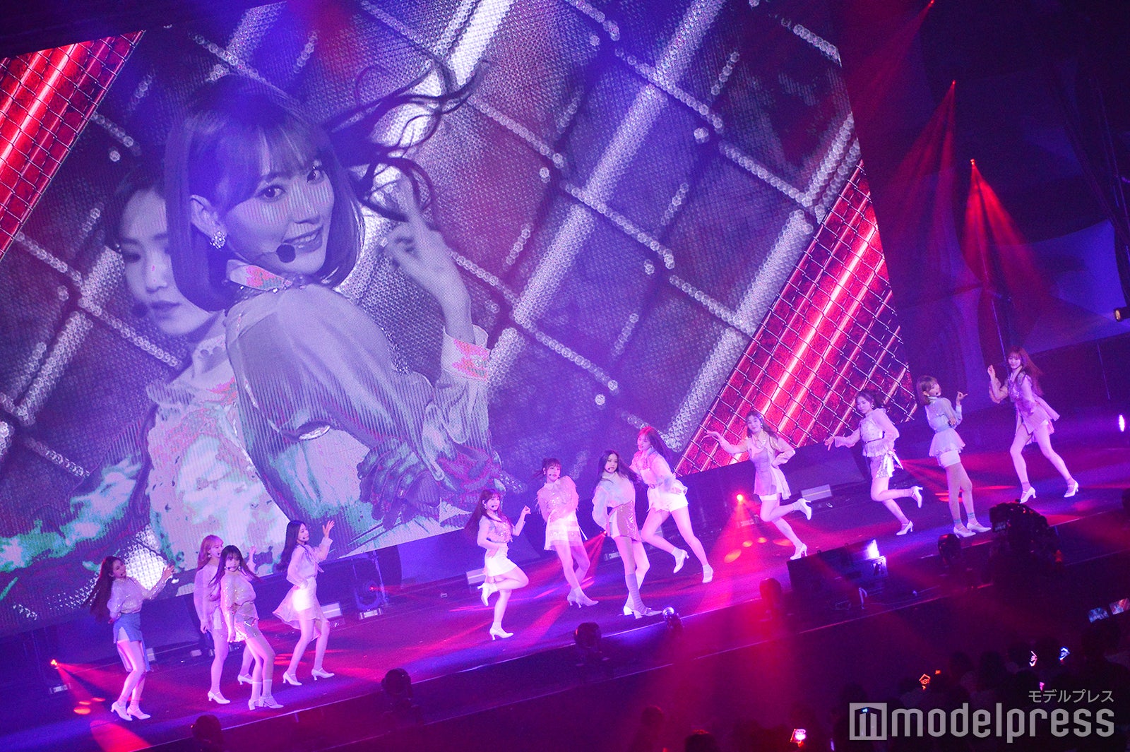 IZ*ONE （C）モデルプレス