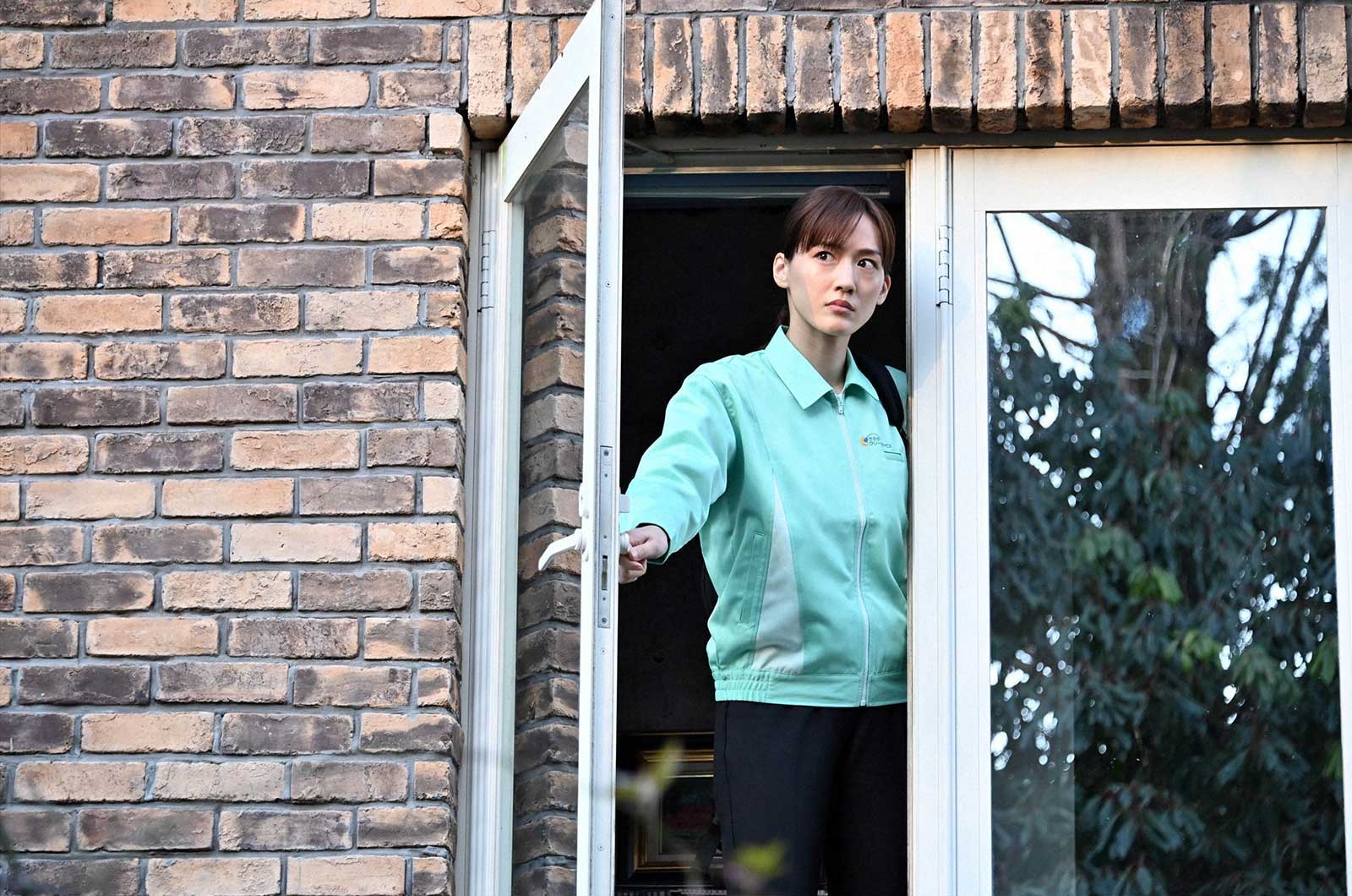 綾瀬はるか「天国と地獄 ～サイコな2人～」第6話より（C）TBS