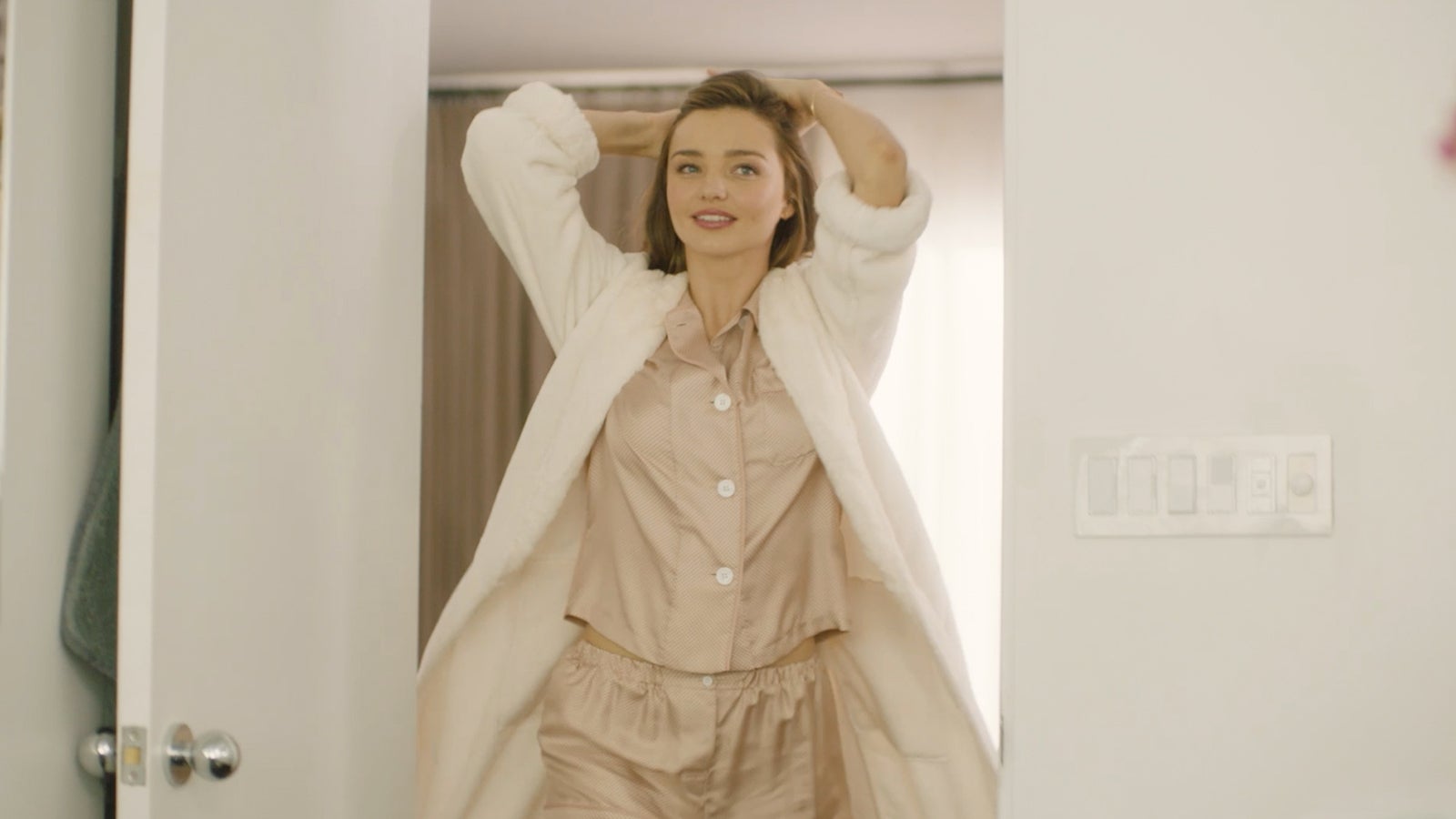 ミランダ・カー／新CMより