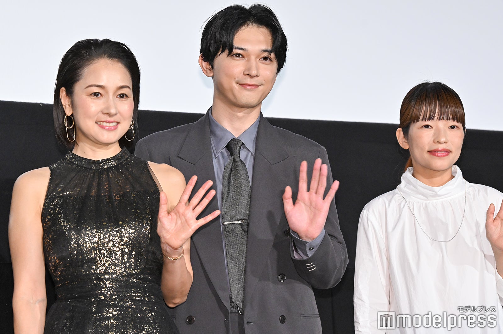 忍足亜希子、吉沢亮、呉美保監督（C）モデルプレス