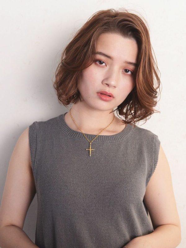 丸顔さんはワンレンボブで小顔見えが叶う 大人女性に似合う旬のスタイル集 モデルプレス