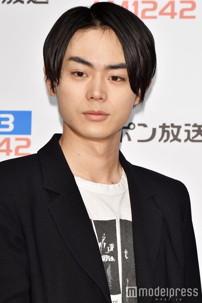 菅田将暉 本田翼と熱愛報道 仮面ライダー 銀魂 鬼ちゃん まで 振り幅の広い役柄で注目 ソロ歌手デビューも 略歴 モデルプレス