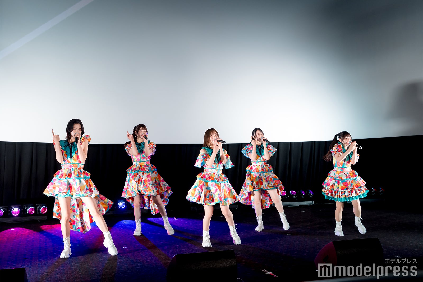 ハッピー☆ファンファーレパフォーマンスの様子（C）モデルプレス