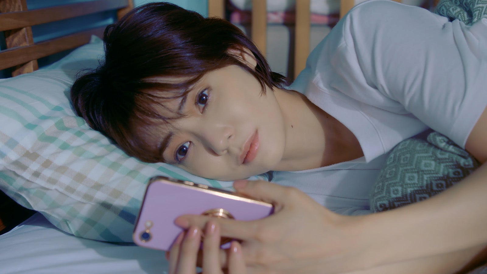 倉科カナ（C）「隣の男はよく食べる」製作委員会