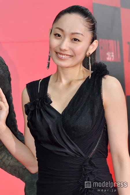 画像1 5 安藤美姫 セクシードレスで美脚チラリ アジアンビューティーをアピール モデルプレス 画像1 5 安藤美姫 セクシードレスで美脚チラリ アジアンビューティーをアピール モデルプレス