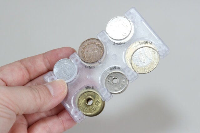 キャンドゥ カード型コインホルダー キャンドゥの小銭が整理できるカード型コインホルダー